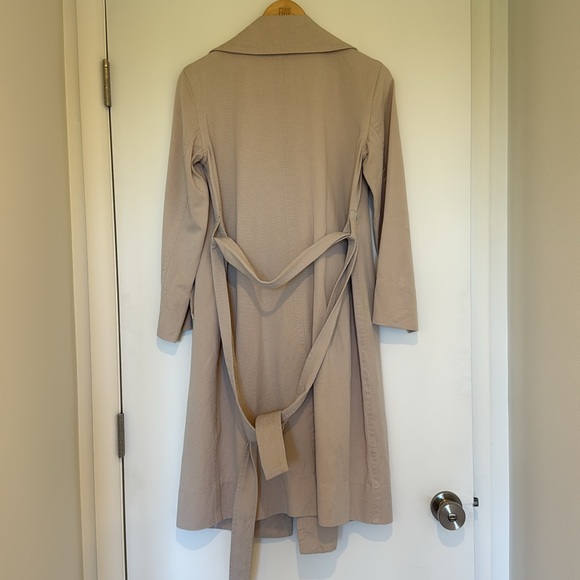 Everlane Women's Tan Trench Coat - Picture 3 of 13